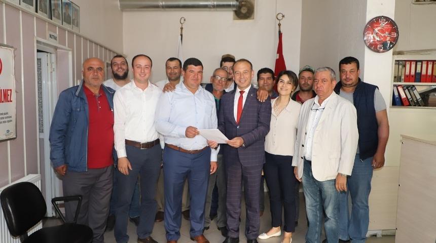 Mazbatasını Başkan Akın&rsquo;dan aldı