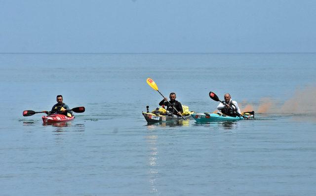 İstanbul dan kano ile yola &ccedil;ıktılar, 20 g&uuml;nde Samsun a ulaştılar 2