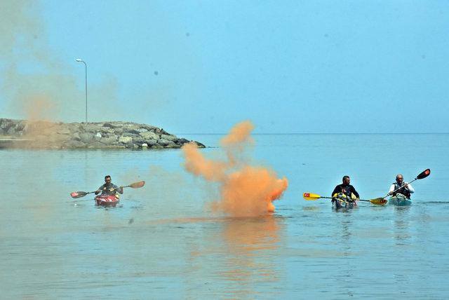 İstanbul dan kano ile yola &ccedil;ıktılar, 20 g&uuml;nde Samsun a ulaştılar 3