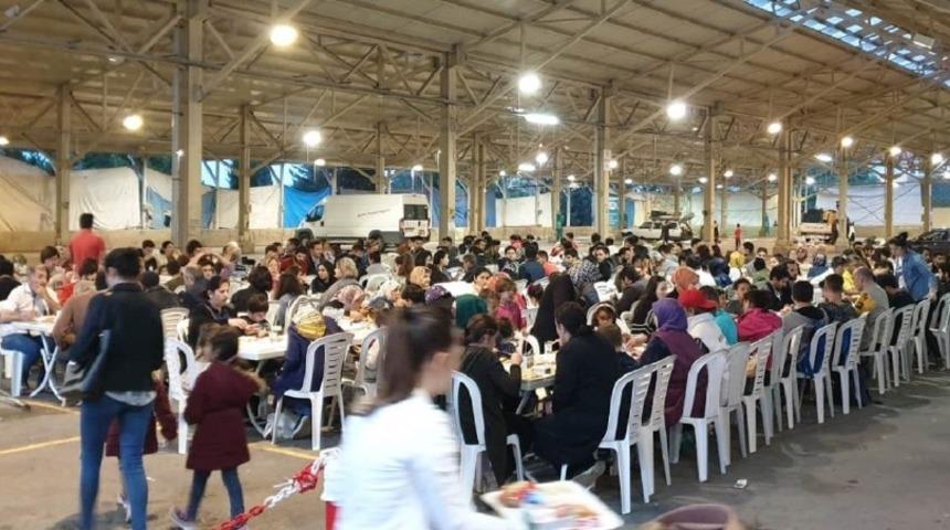 500 &ouml;ğrenci her iftar bu sofrada buluşuyor