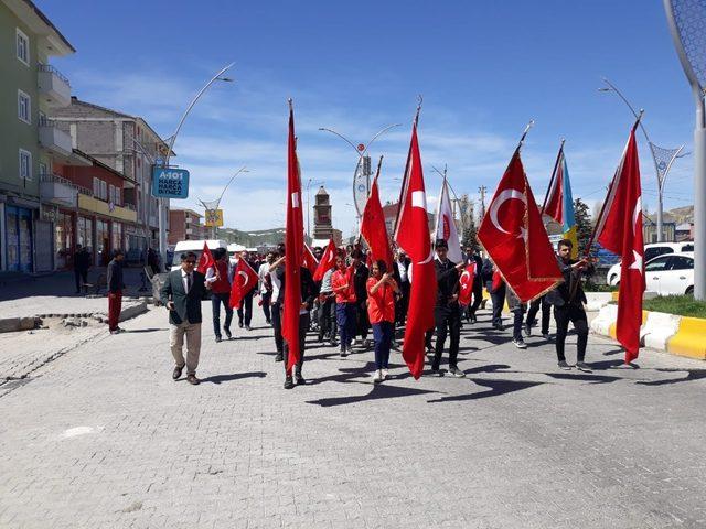 Çaldıran’da gençlik yürüyüşü