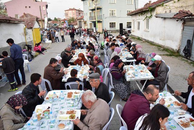 Çukurhisar’da iftar bereketi