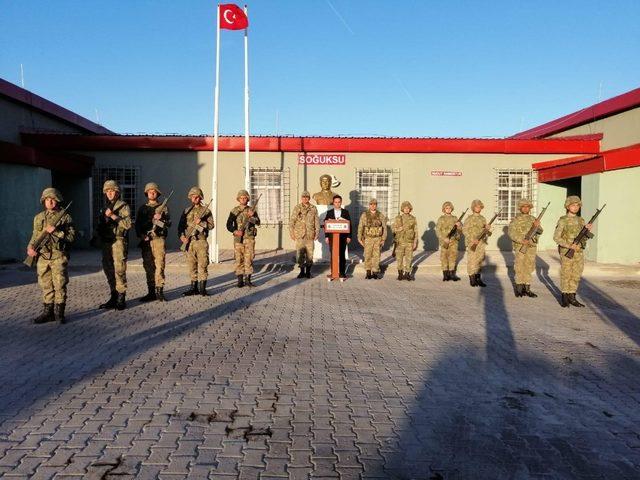 Kaymakam Dundar, Mehmetçikle iftar açtı