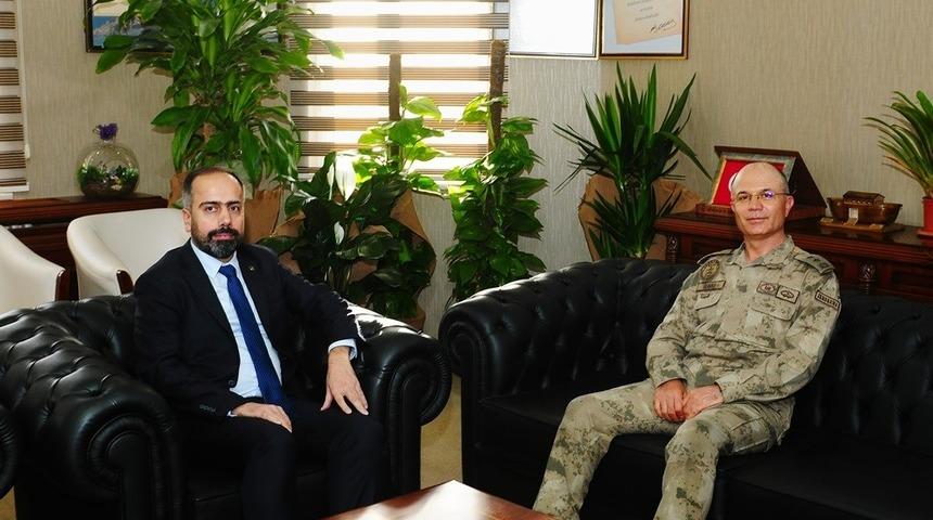 Korgeneral İlbaş&rsquo;tan Rekt&ouml;r Şevli&rsquo;ye ziyaret