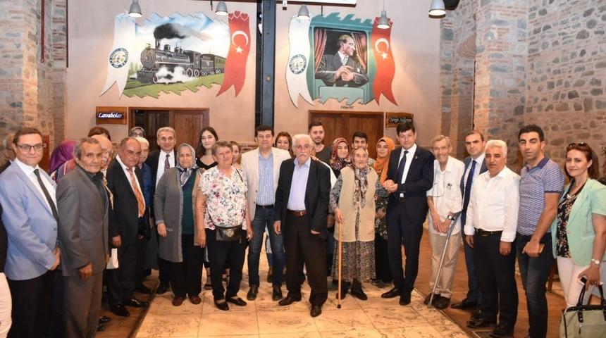 Nazilli protokol&uuml; asırlık &ccedil;ınarlarla iftarda bir araya geldi