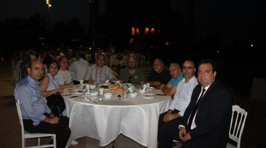 Gazeteciler iftarda buluştu