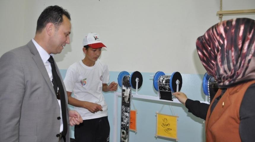 Şehit Zafer İpek &Ouml;zel Eğitim Okulu&rsquo;nda T&Uuml;BİTAK 4006 Bilim Fuarı sergisi a&ccedil;ıldı