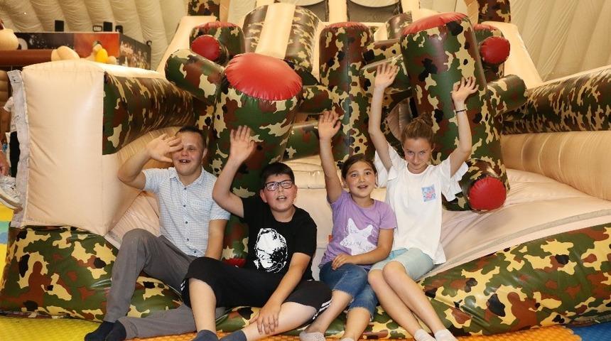 Özel bireyler Zıp Zıp Park’ta eğlendi