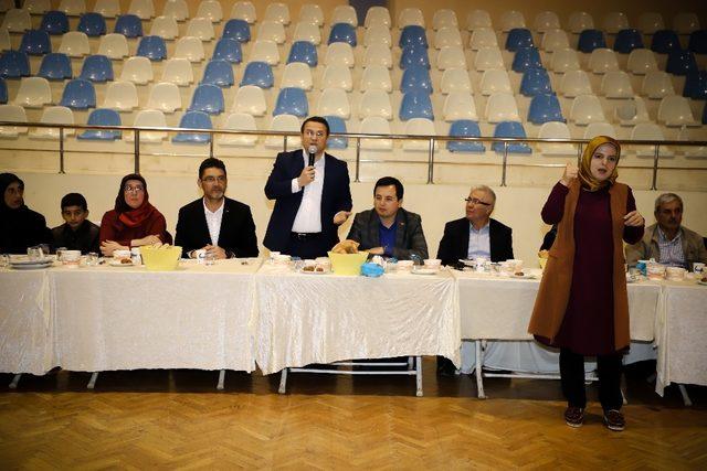 -Başkan İşlek, iftar yemeğinde engelli vatandaşlarla bir araya geldi