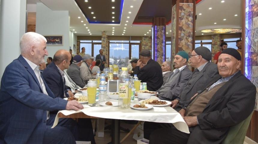 Vali Elban, Çocuklar ve Huzurevi Sakinleri İle İftarda Buluştu