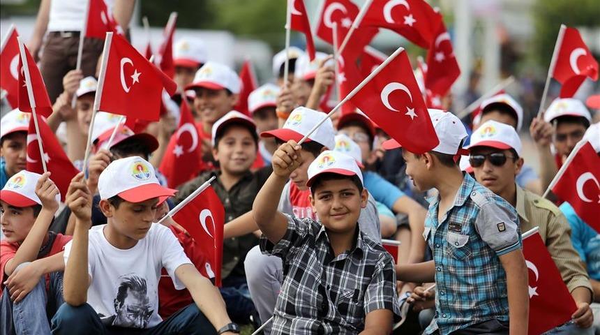 20 Mayıs Pazartesi okullar tatil mi? 19 Mayıs ertesi resmi tatil mi?