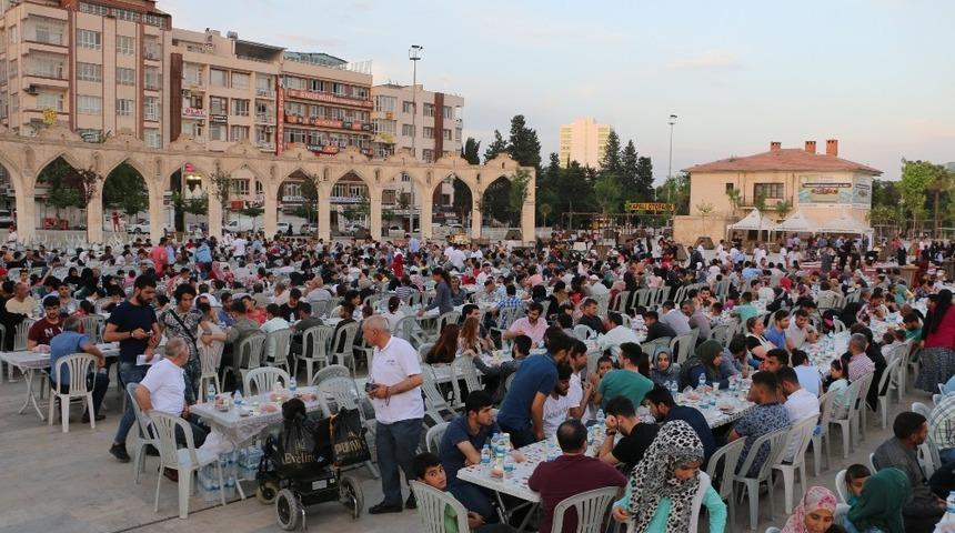 Şanlıurfa&rsquo;da Halil İbrahim Sofrası geleneği