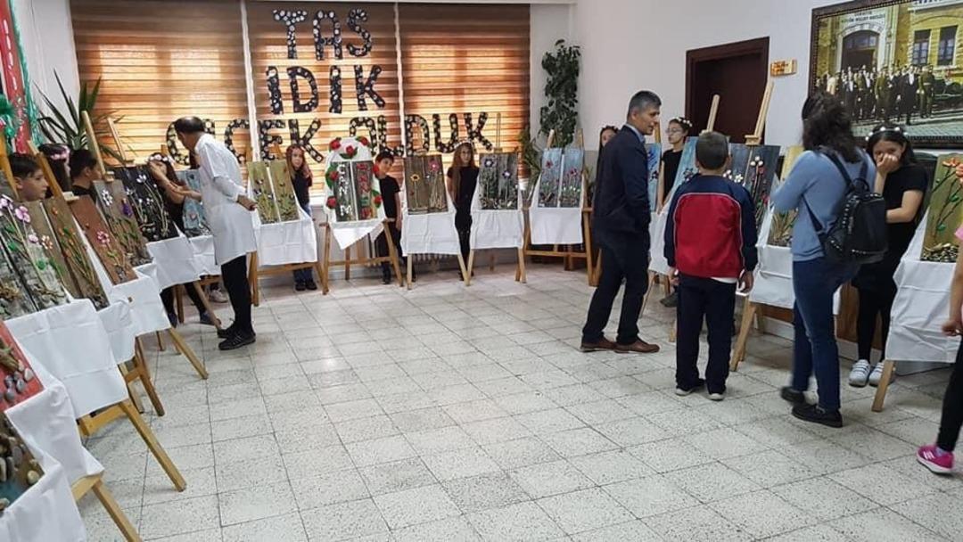 Minik &ouml;ğrenciler hem paylaştılar hem eğlendiler