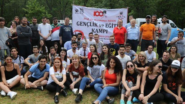 Başkan Deveci gençlerle buluştu