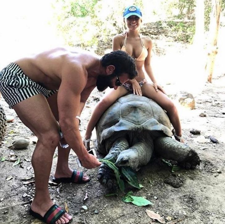 Yeni evlenen Dan Bilzerian'dan şoke eden paylaşım!  G3