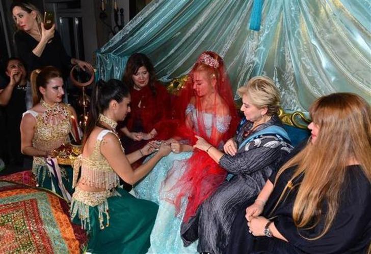 Ali Ağaoğlu'ndan kızına unutulmaz kına gecesi G2