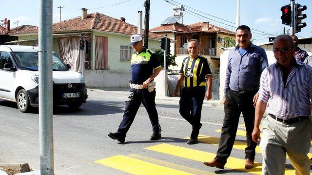 Sarıgöl’de ’Öncelik Yayaların’ uygulaması