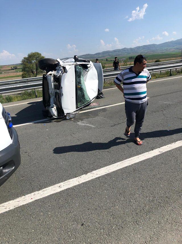Kırıkkale'de traktör ile 2 otomobil çarpıştı: 7 yaralı