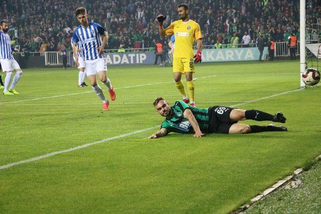 TFF 2. Lig Play-Off Yarı Final: Sakaryaspor: 4 - Sarıyer: 0 1
