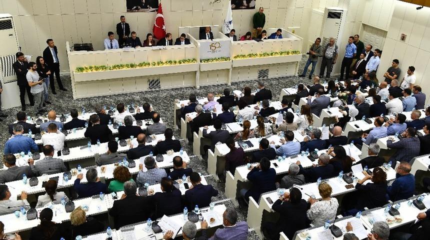 İzmir&rsquo;in borcu 3 milyar 63 milyon TL