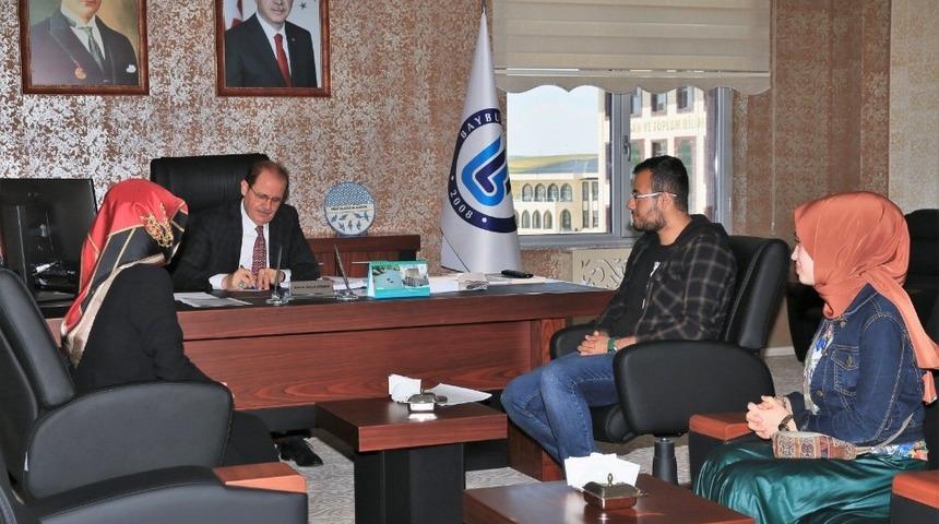 Dereceyle mezun olan lisans öğrencilerinden Rektörlüğe ziyaret