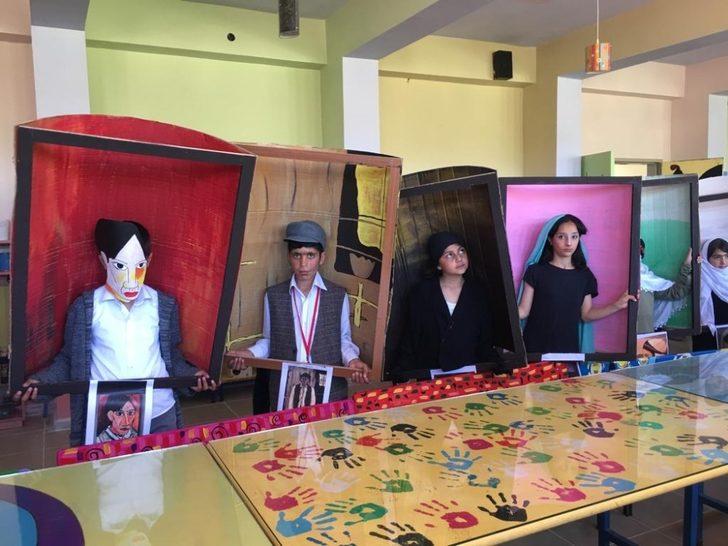 Tatvan’lı öğrenciler ünlü ressamların tablolarını canlandırdı G4