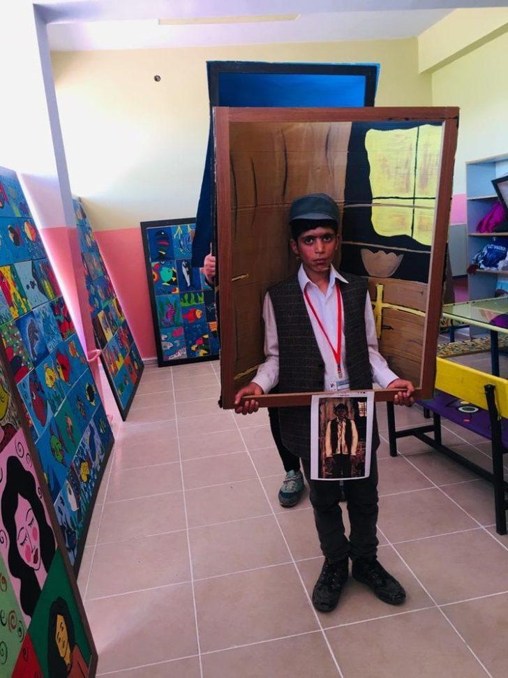 Tatvan’lı öğrenciler ünlü ressamların tablolarını canlandırdı G5