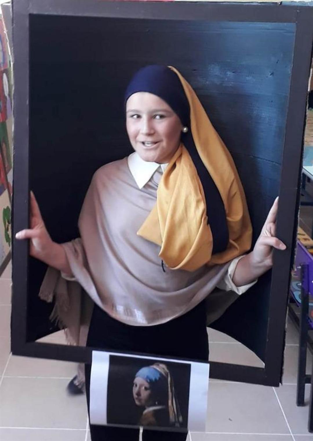 Tatvan&rsquo;da ortaokul &ouml;ğrencileri, atık malzemelerle &uuml;nl&uuml; tablolara d&ouml;n&uuml;şt&uuml; 