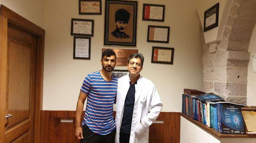 Yeni &Ccedil;orumspor&rsquo;lu futbolcu Uğur Bulut ameliyat oldu