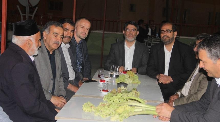 Bitlis M&uuml;ft&uuml;s&uuml; Geylani Hakk&acirc;ri gecelerine katıldı