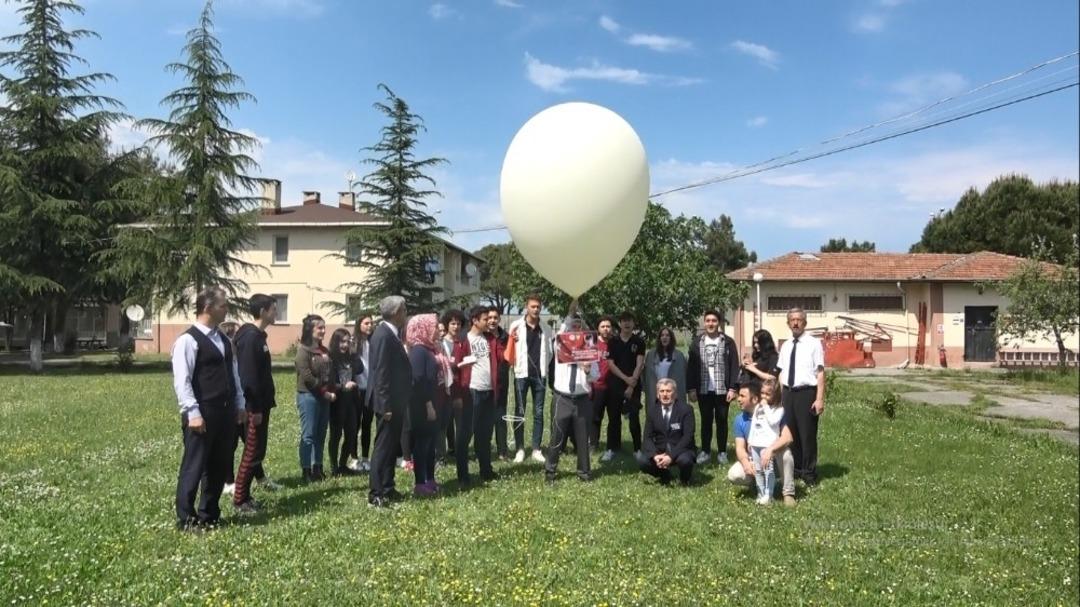 Meteorolojiden 100. yıla &ouml;zel meteoroloji balonu