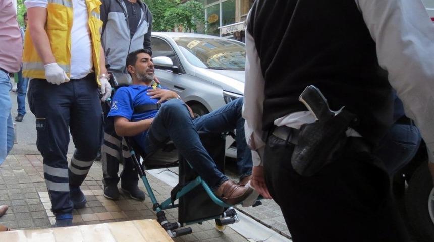 Temizlik yaparken merdivenden d&uuml;ş&uuml;p yaralandı