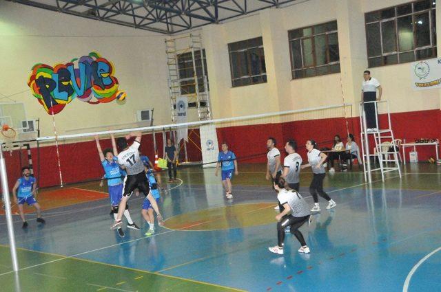 Lapseki Kaymakamlık Voleybol Turnuvası sona erdi