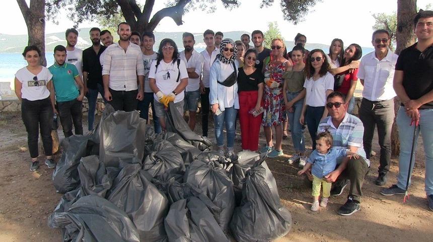 Didim MYO &ouml;ğrencilerinden &ccedil;evre temizliği