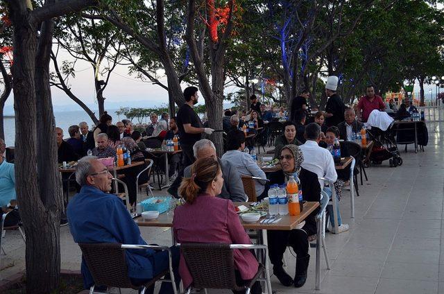 Didim Kaymakamı Türköz şehit aileleri ve gazileri iftarda sğırladı