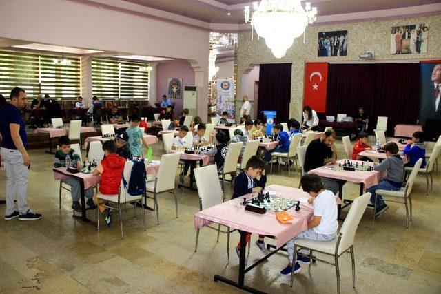 19 Mayıs Atatürk’ü Anma Satranç Turnuvası başladı