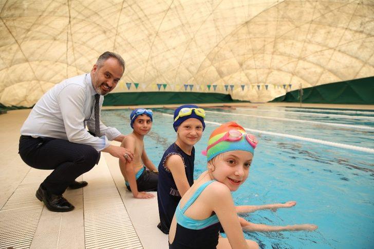 Havuzlar minik kulaçlarla şenlendi G2