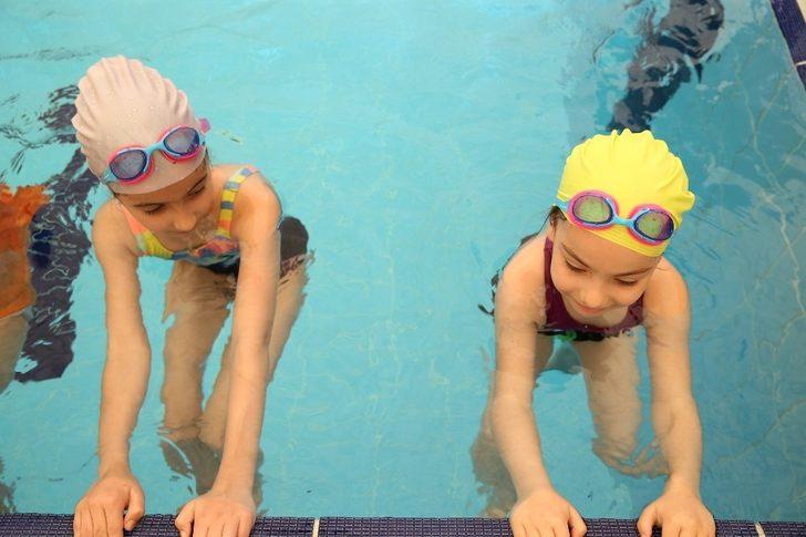 Havuzlar minik kulaçlarla şenlendi G3