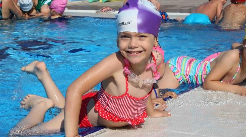 Bayraklı Belediyesi yüzme kursu kayıtları başladı