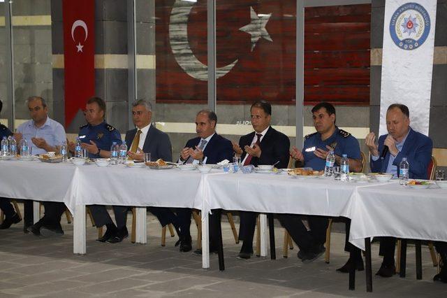 Vali Aktaş, emniyet teşkilatı mensuplarıyla iftarda buluştu