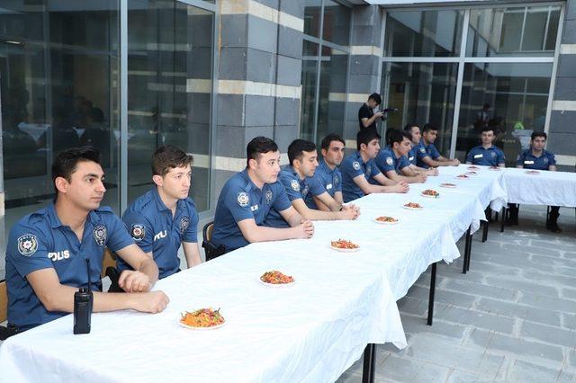 Vali Aktaş, emniyet teşkilatı mensuplarıyla iftarda buluştu