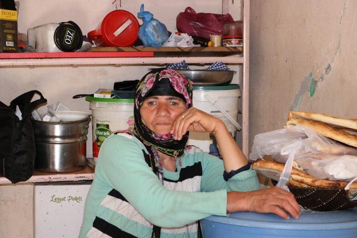 (Özel) Şeker hastası anne, çocuklarıyla rutubetli evde yaşam mücadelesi veriyor G3