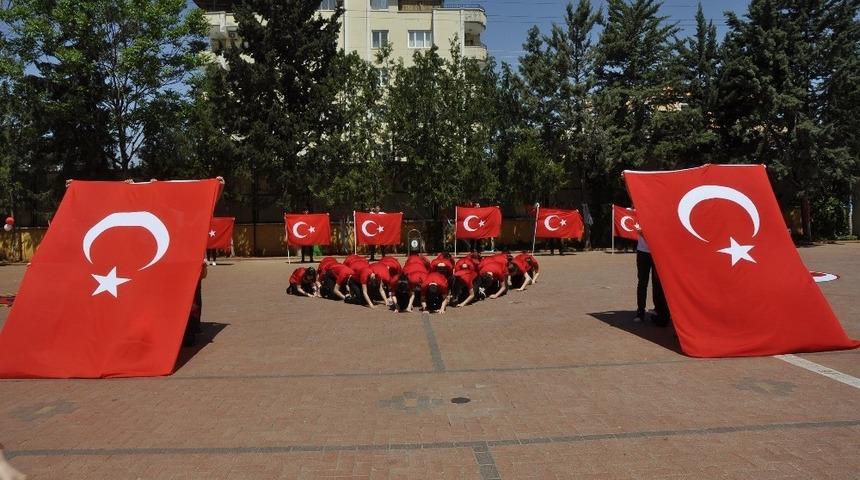 Gaziantep Kolej Vakfında gençlik şöleni coşkusu