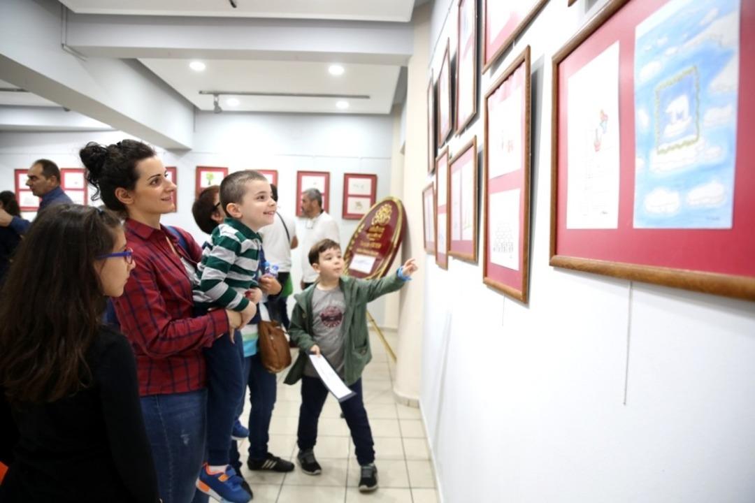 Gen&ccedil; karikat&uuml;rc&uuml;ler sergi a&ccedil;tı