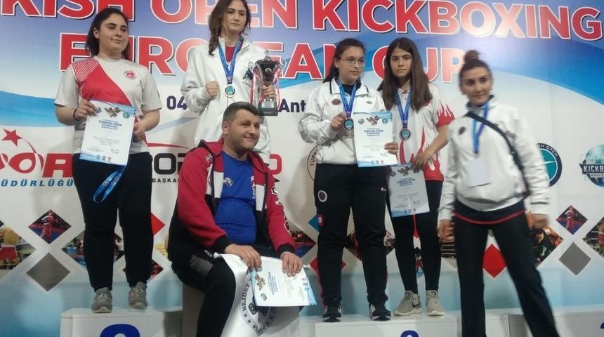 65 kiloda Avrupa &uuml;&ccedil;&uuml;nc&uuml;s&uuml; oldu