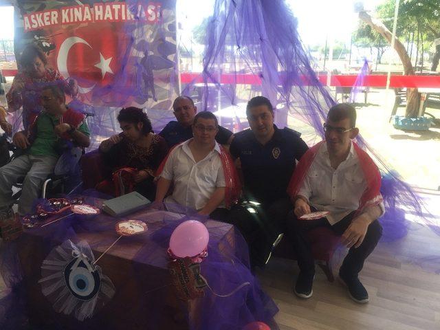 Antalya Polisi engelli gençlerin temsili asker kına törenine katıldı