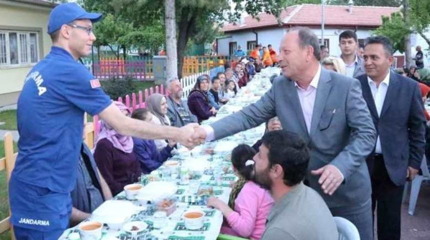 Başkan Opruk&ccedil;u: "Bizi birlik ve beraberlik i&ccedil;erisinde tutan yegane şey paylaşmaktır"