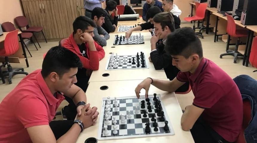 Hisarcık 15 Temmuz Şehitleri Anadolu Lisesi&rsquo;nin satran&ccedil; başarısı