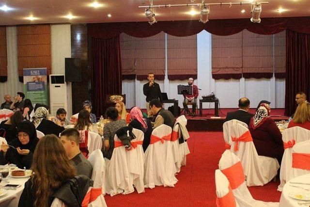 Emet Kaymakamlığı’nda engelli vatandaşlara iftar yemeği