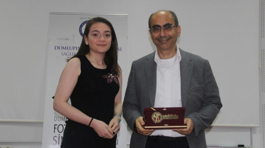 DP&Uuml;&rsquo;de edebiyat ve sinema &uuml;zerine s&ouml;yleşi